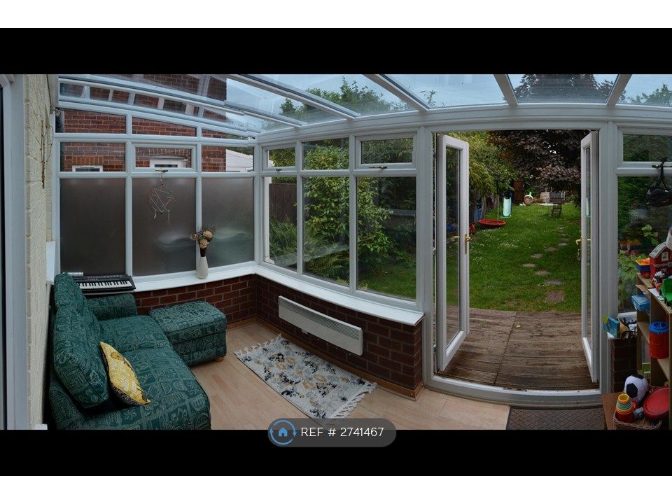 Property photo 3 of 18 Conservatory