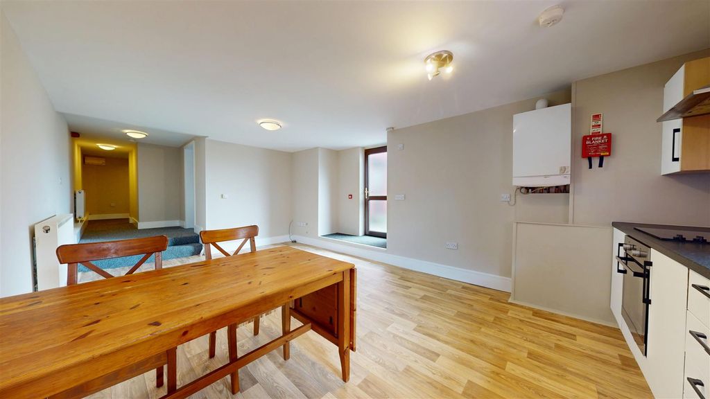 Property photo 3 of 17 Prescot Road