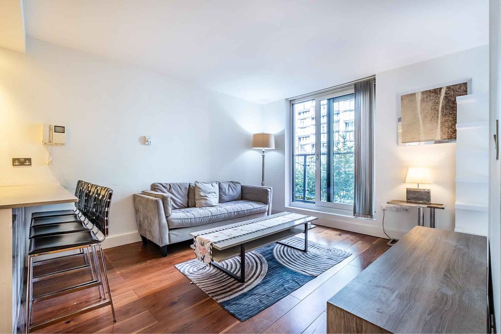 Property photo 1 of 10 Reception Room