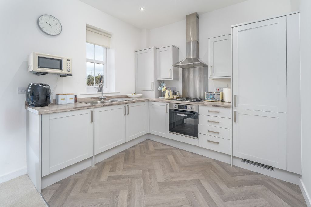 Property photo 3 of 30 Kitchen Diner-1