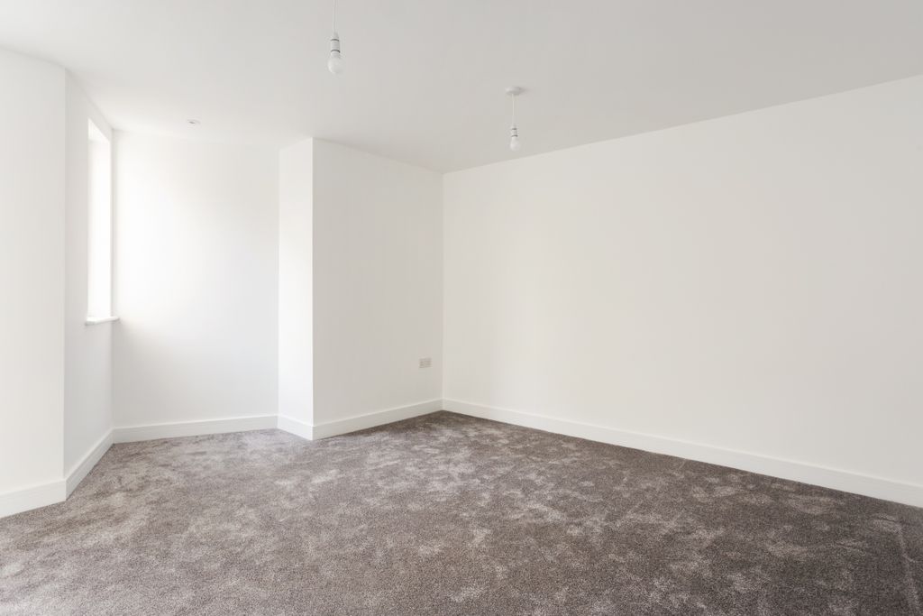 Property photo 2 of 19 10