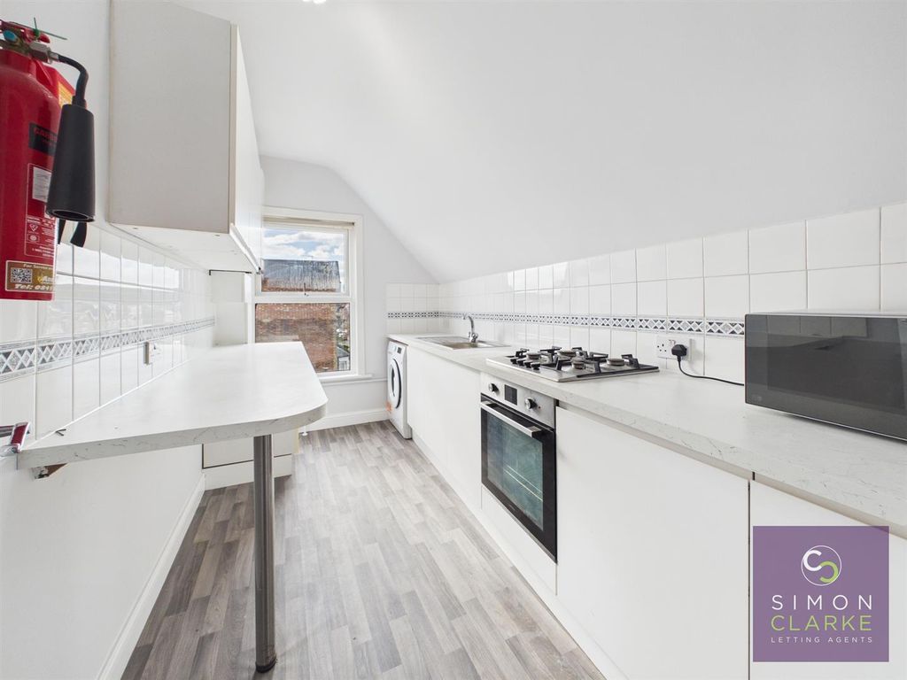 Property photo 3 of 7 Cam05425G0-Pr0106-Still008.Jpg