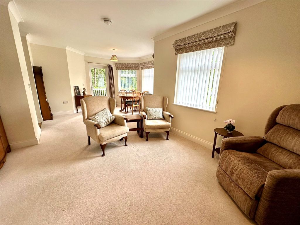 Property photo 3 of 10 Picture No. 14