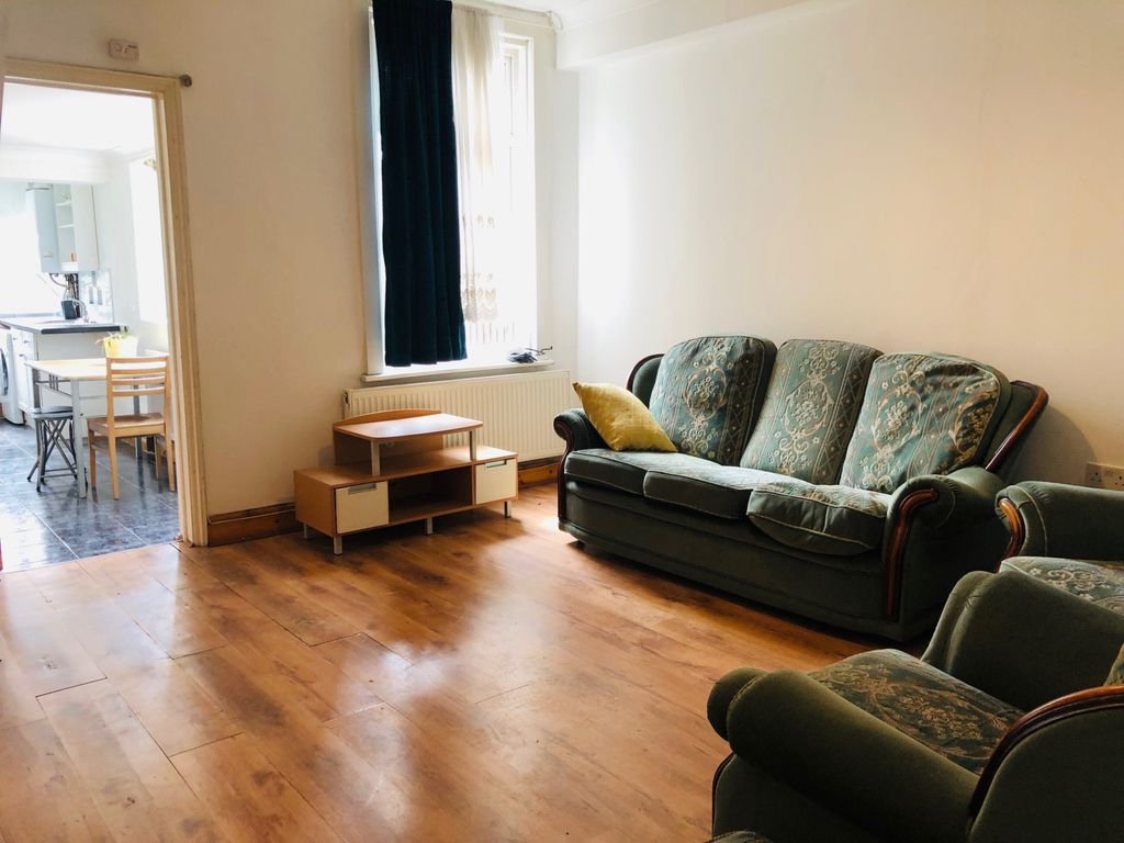 Property photo 2 of 8