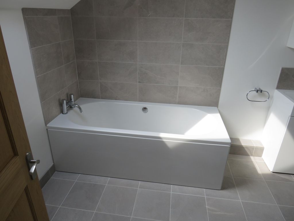 Property photo 3 of 10 Bedroom