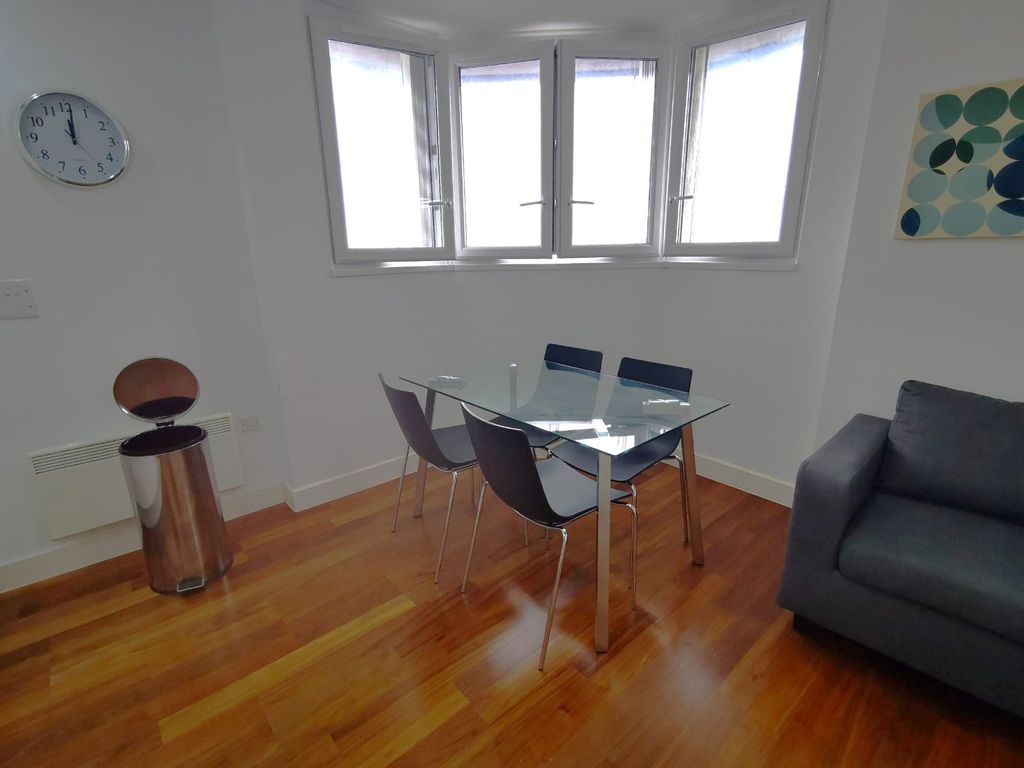 Property photo 3 of 9 Dining Area