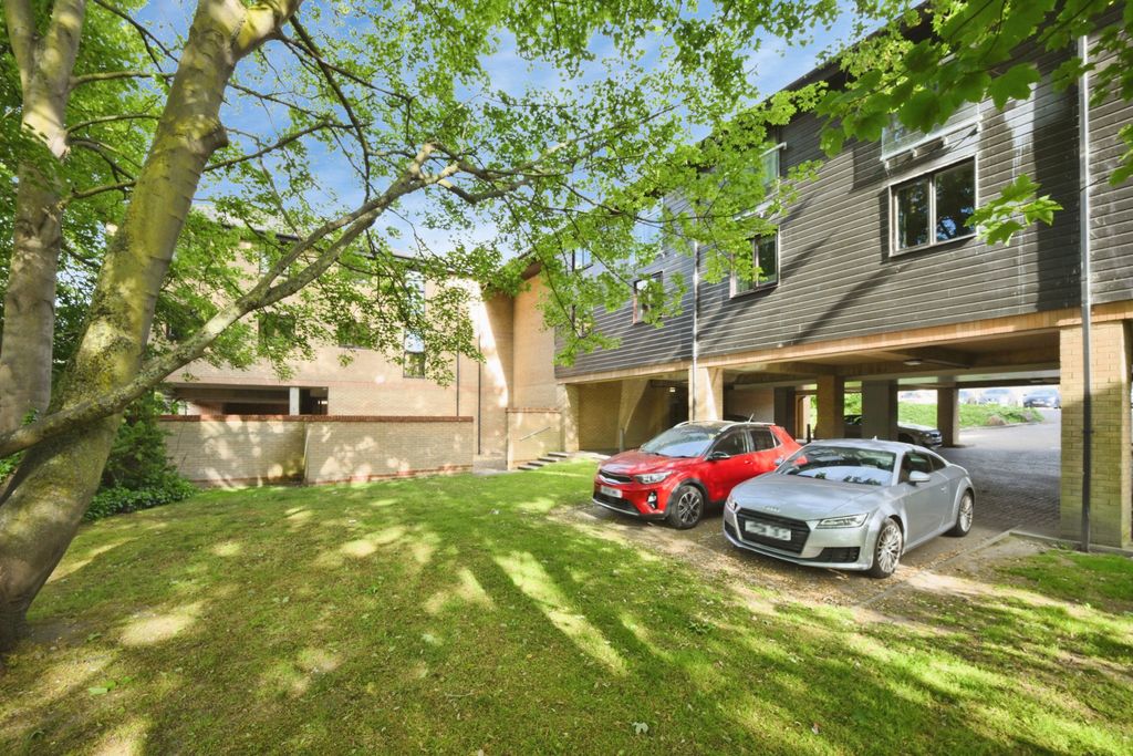 Property photo 2 of 14