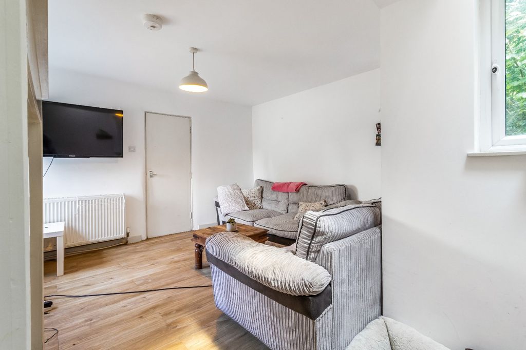 Property photo 2 of 12 Picture No. 14