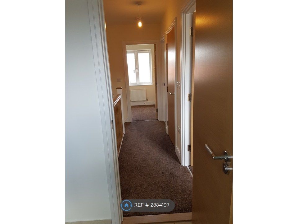 Property photo 2 of 16 1st Floor Landing