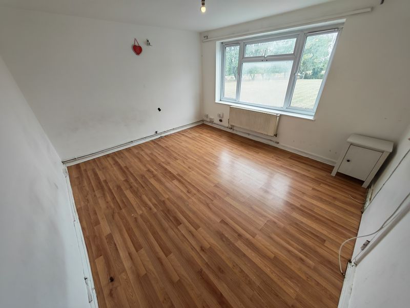 Property photo 2 of 11 Photo 3