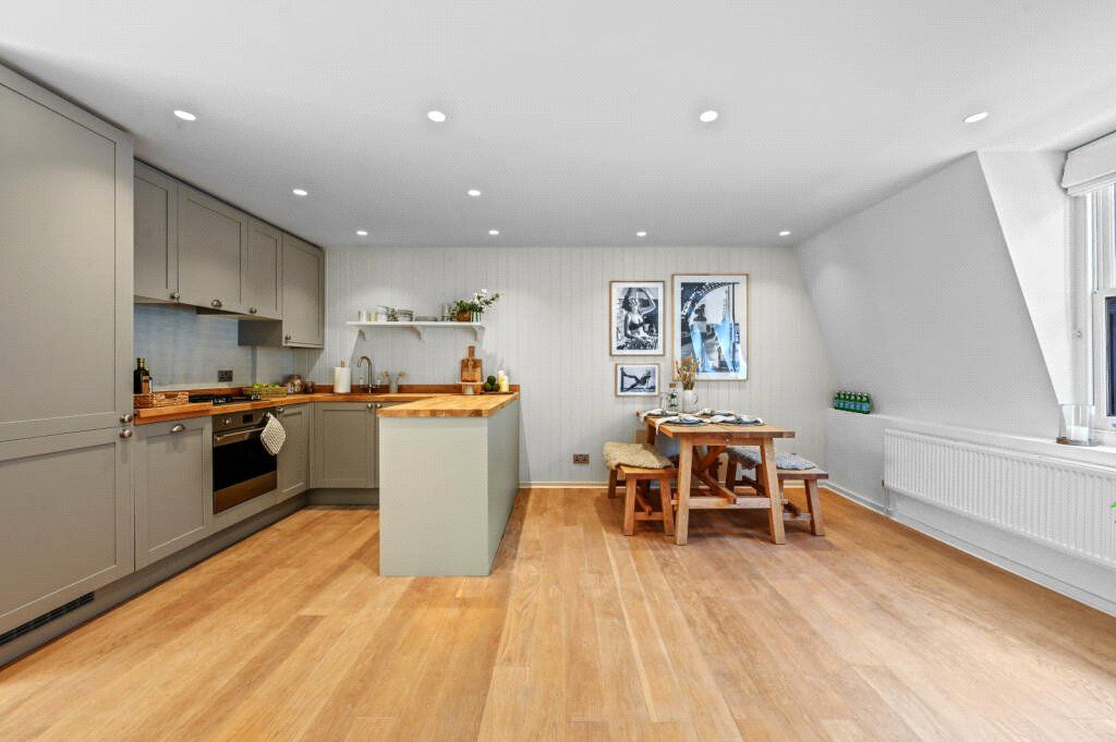 Property photo 3 of 13 Kitchen