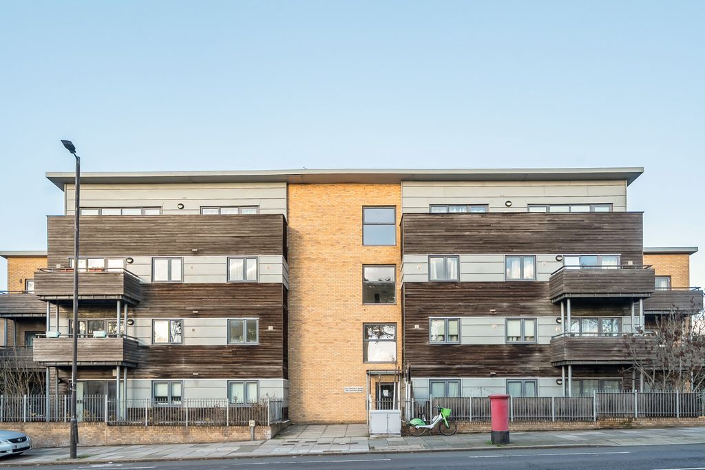 Property photo 1 of 19 External