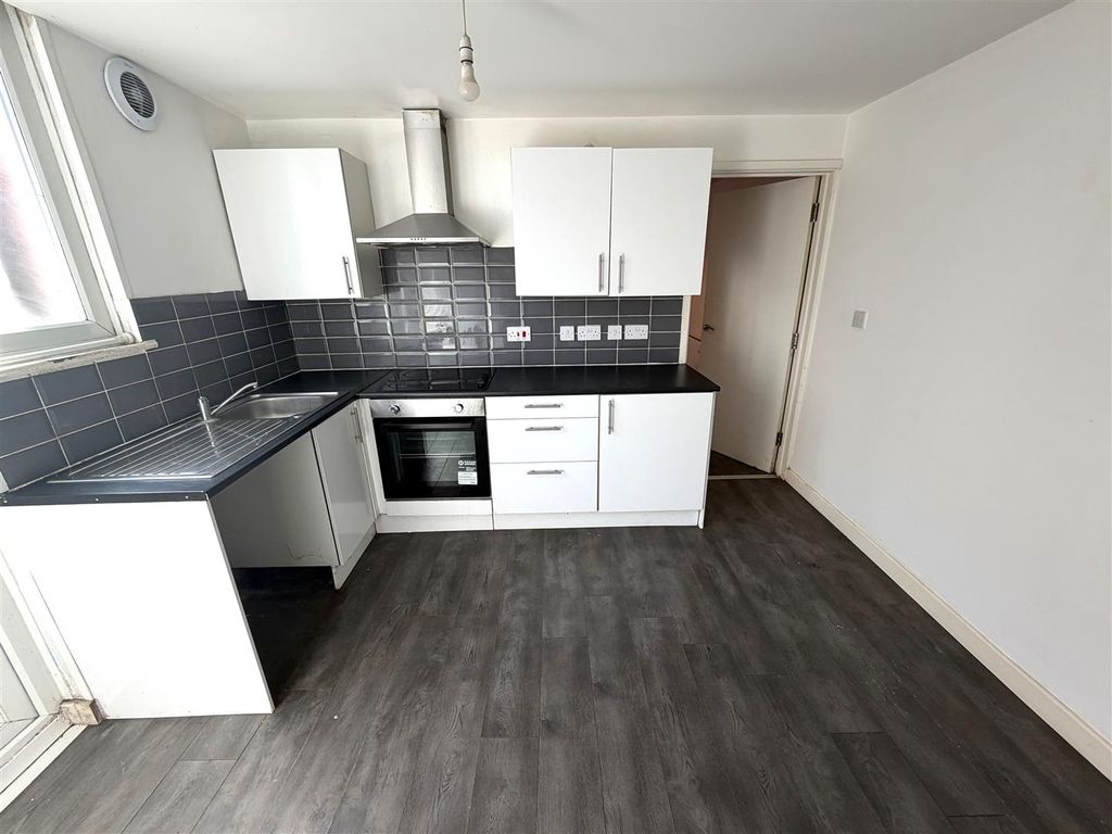 Property photo 2 of 7 Le5.Jpg