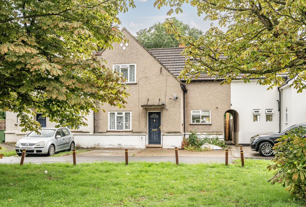 Property photo 1 of 9 1324682-3-688Ba57...