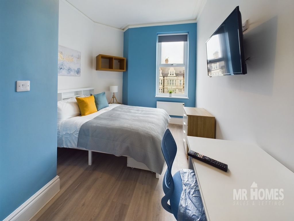 Property photo 1 of 27