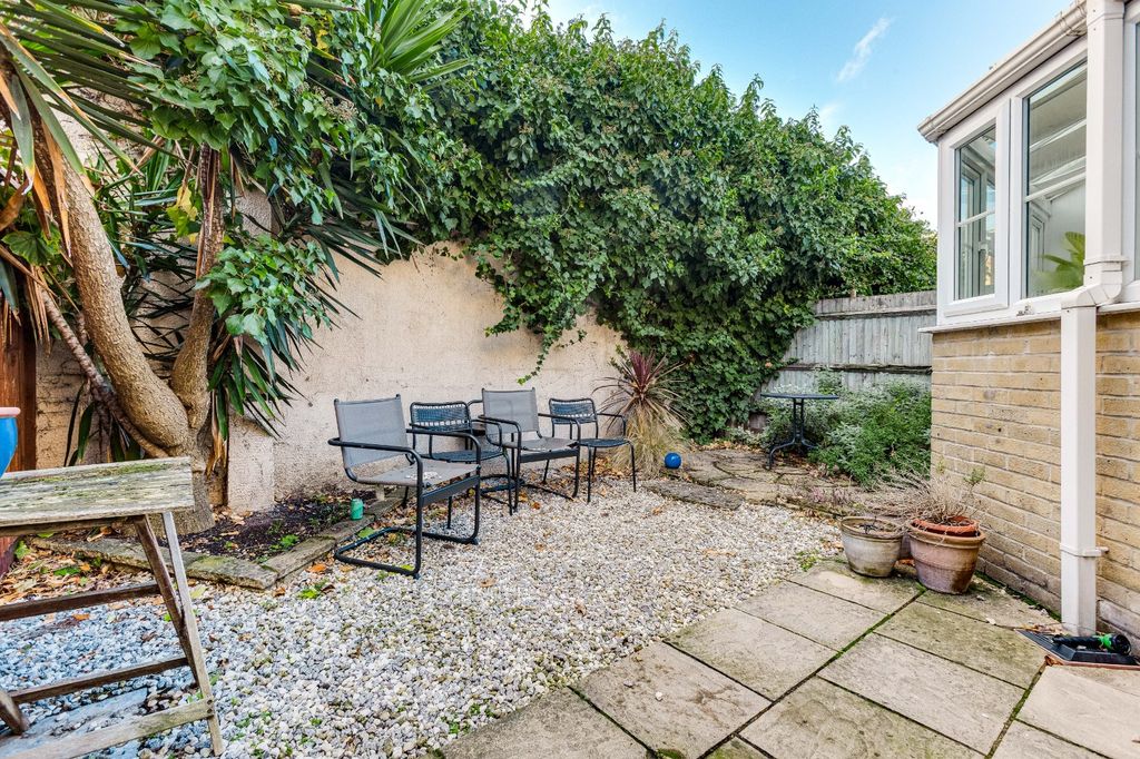 Property photo 3 of 9