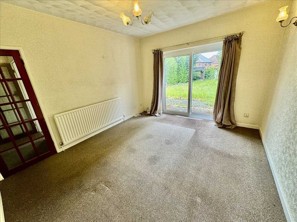 Property photo 3 of 9 Dining Room