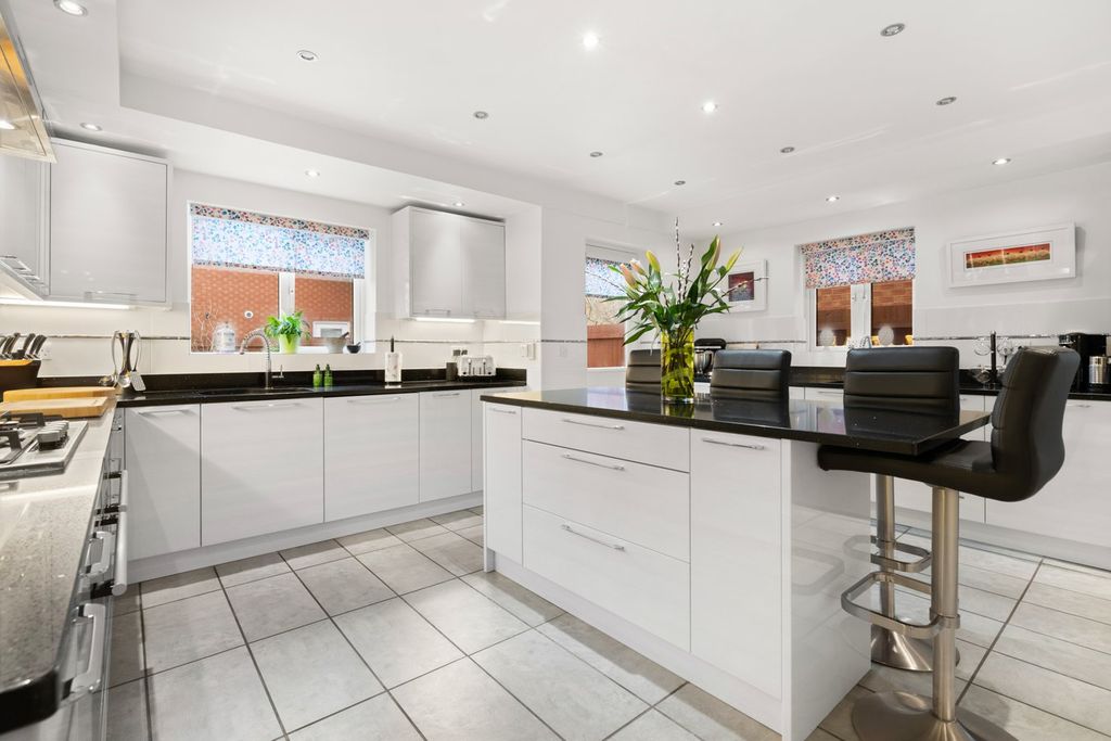 Property photo 3 of 23