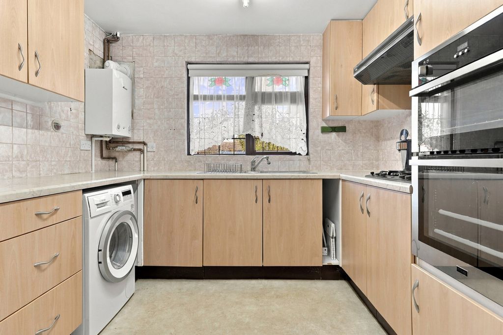 Property photo 3 of 22