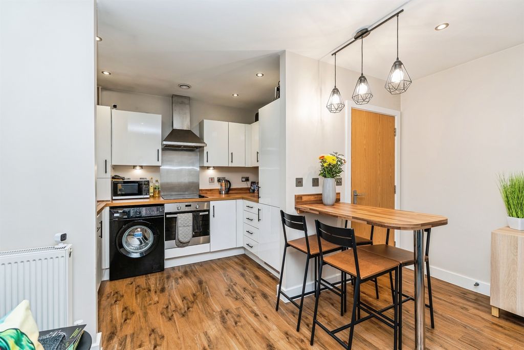 Property photo 3 of 15