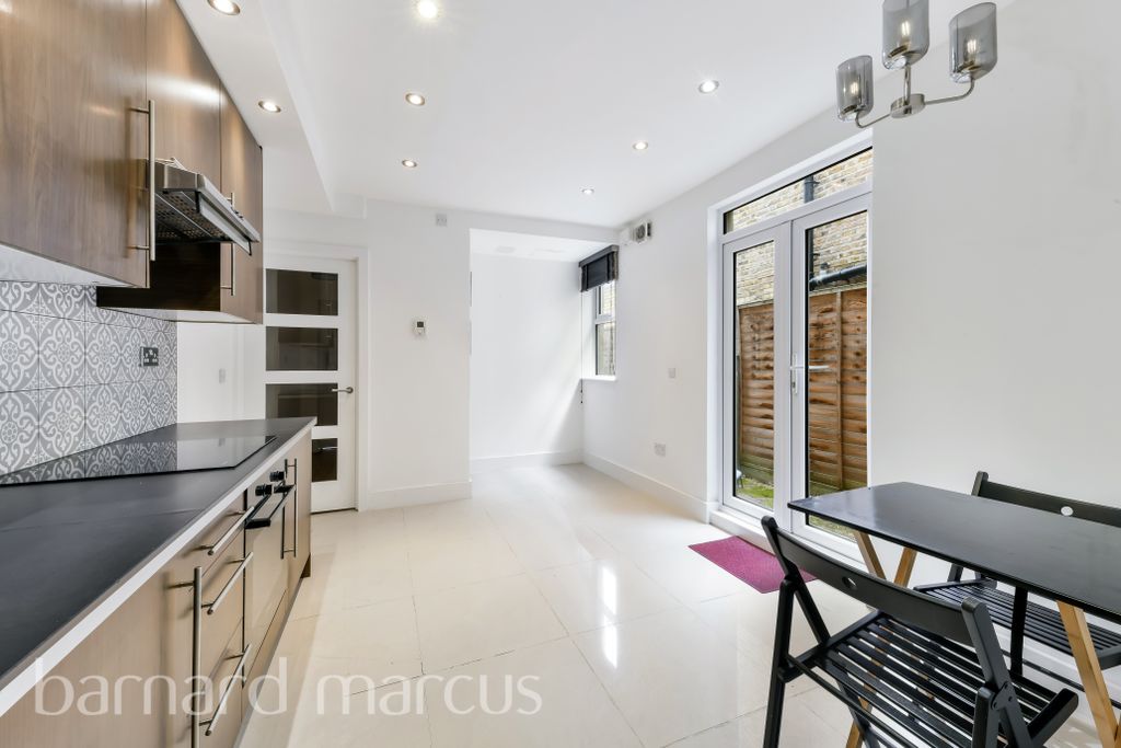 Property photo 1 of 7 Kitchen
