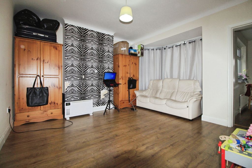 Property photo 2 of 12 Gallery