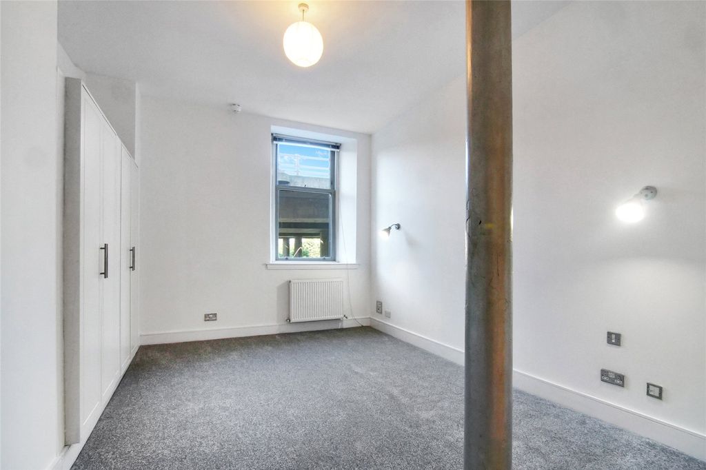 Property photo 3 of 21 Picture No. 07