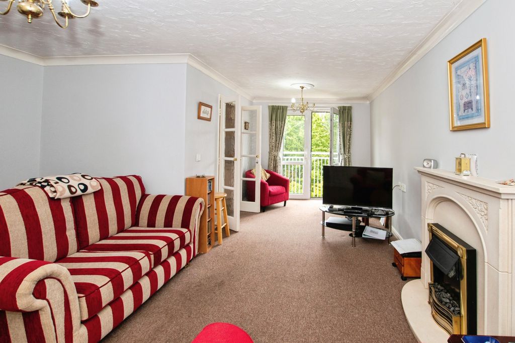 Property photo 1 of 14 Living Room