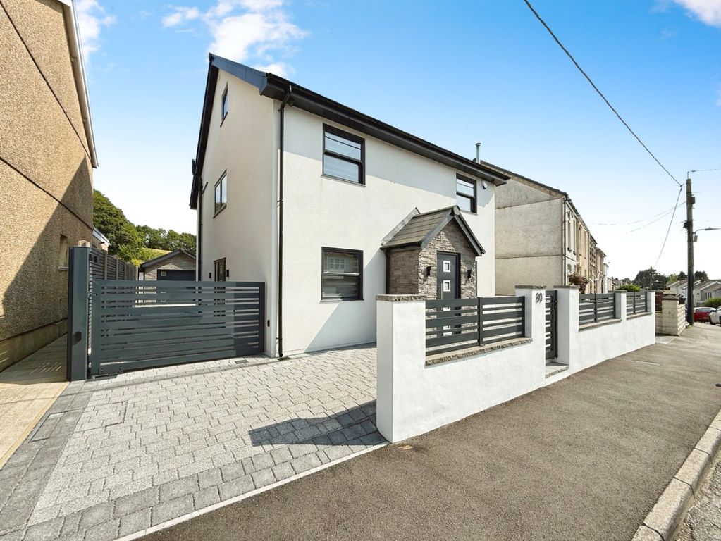 Property photo 3 of 42 4436576