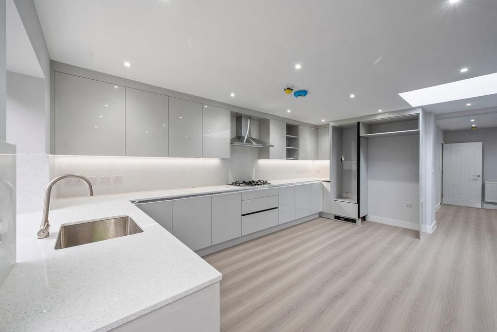 Property photo 2 of 23 1I9Ns.Jpg