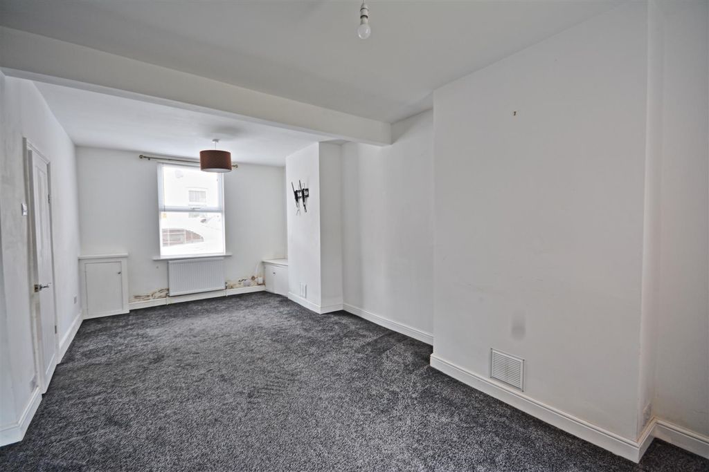 Property photo 2 of 8 1.Jpg
