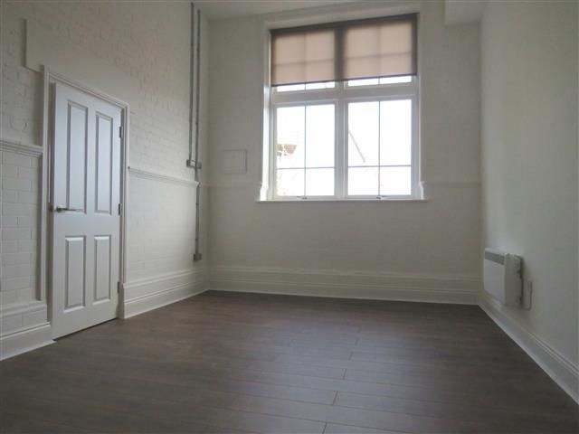Property photo 2 of 4 Living Room