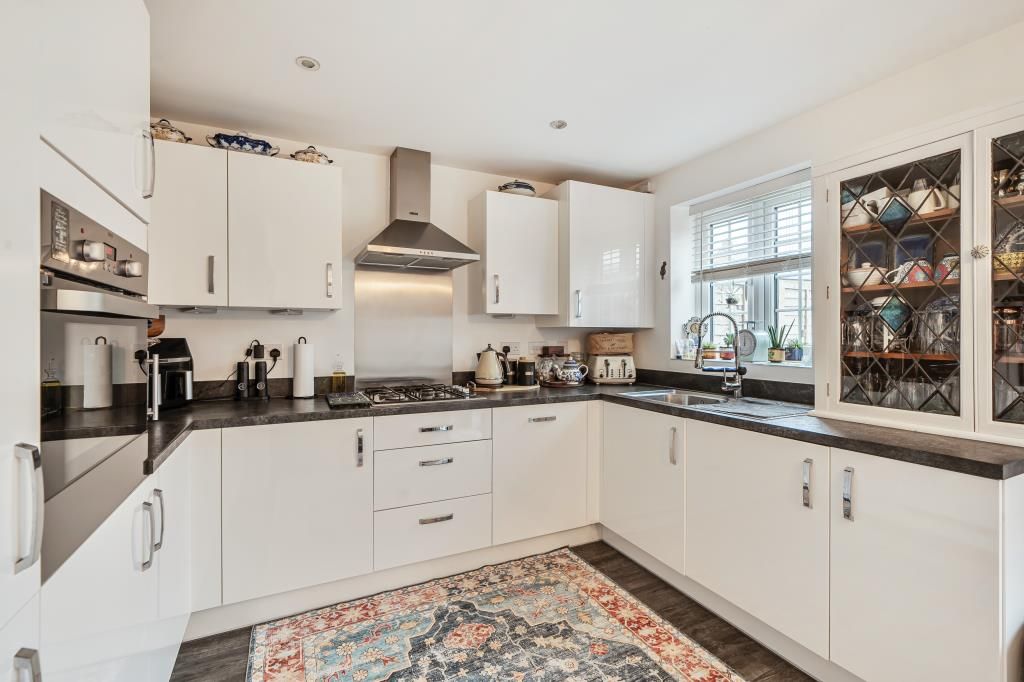 Property photo 3 of 20 Kitchen