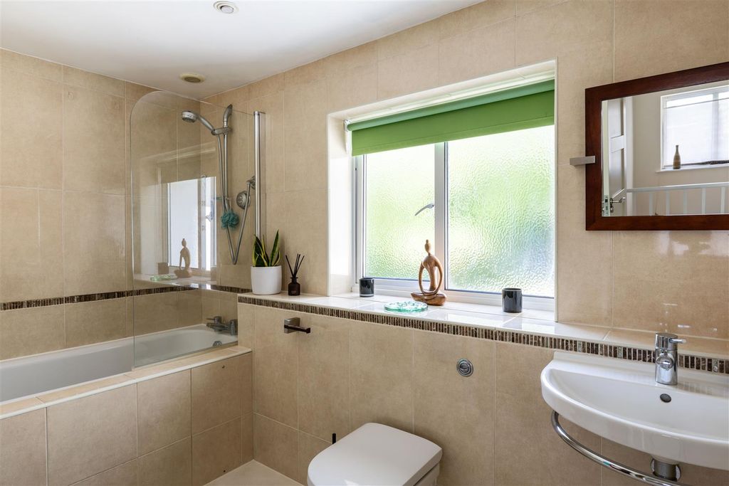 Additional image 23 of 5 bed detached house for saleBeckworth Close, Lindfield RH16