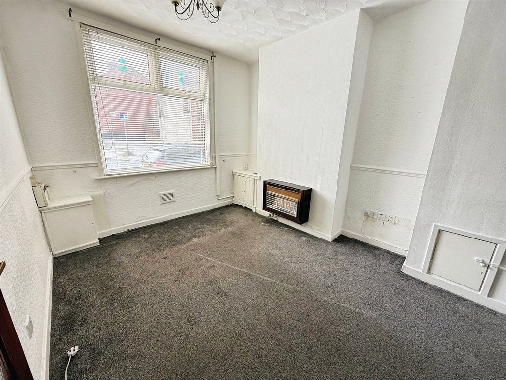 Property photo 2 of 12 Picture No. 26