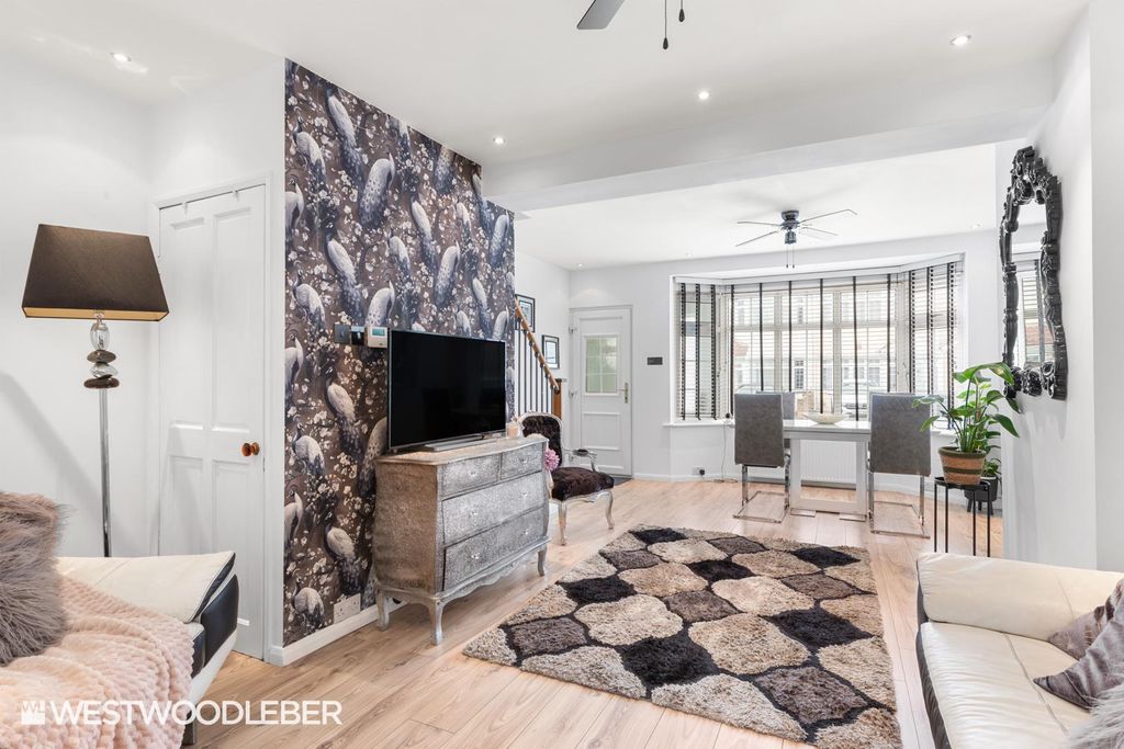 Property photo 2 of 23 Riveravenue_11.Jpg