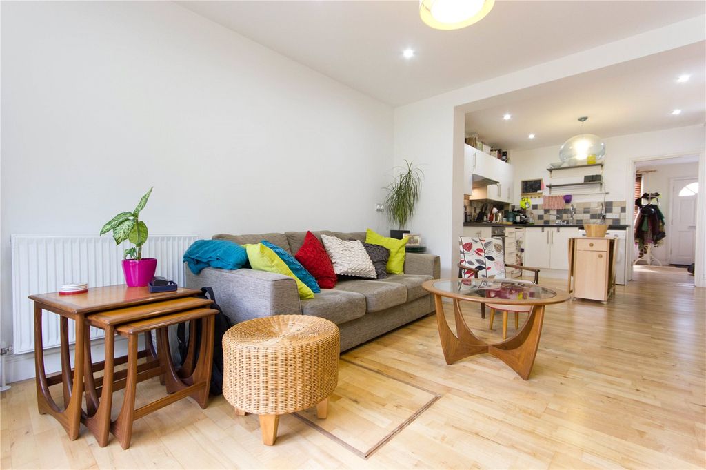 Property photo 3 of 9 Living Room