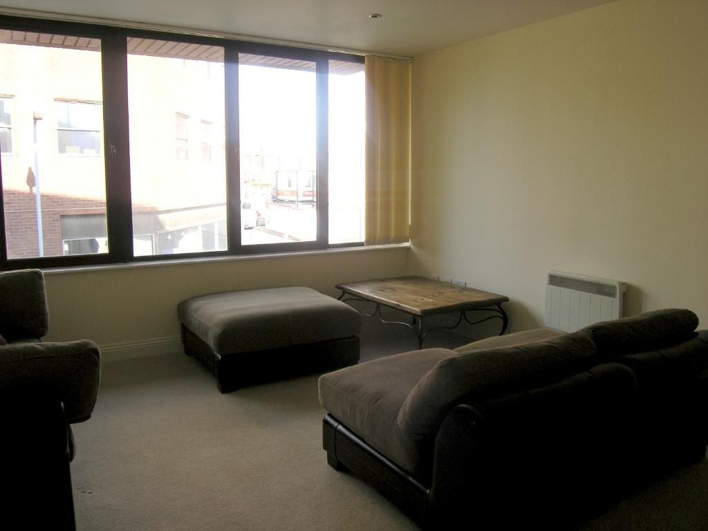 Property photo 1 of 8 Living Room