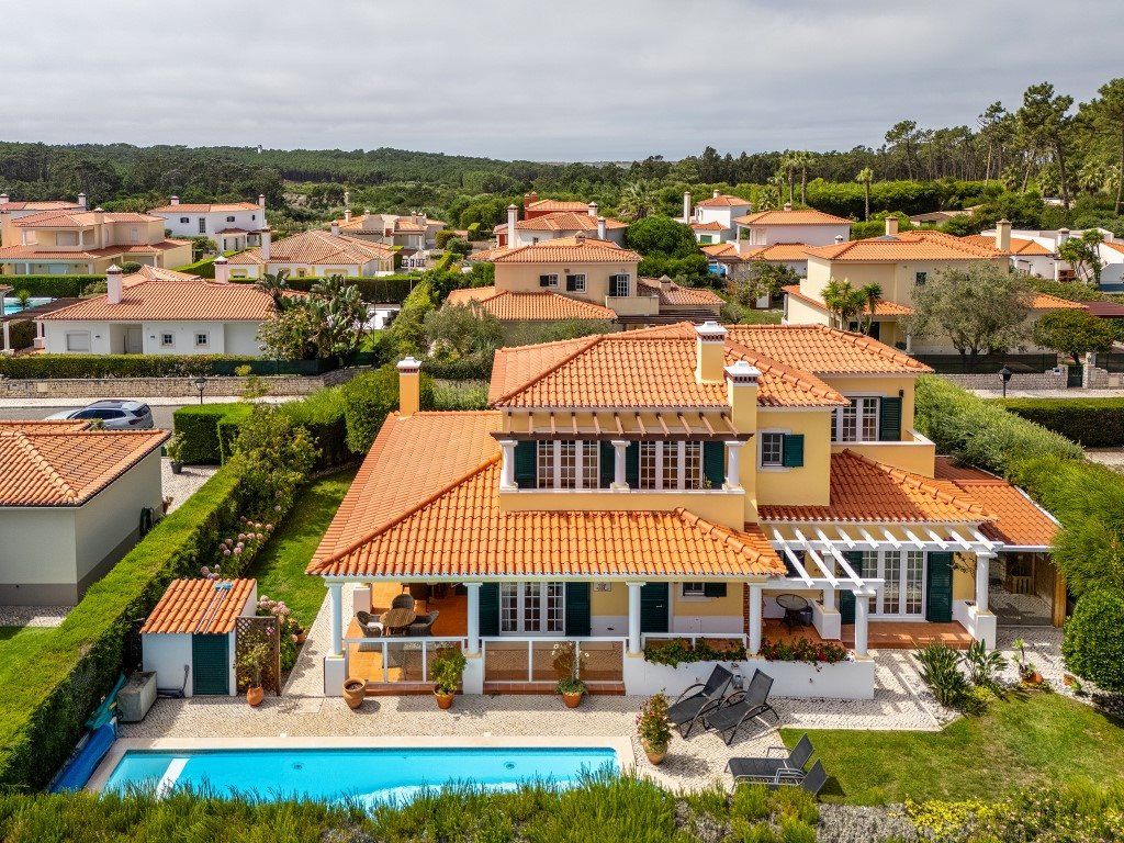 Property photo 1 of 44 4-Bedroom Villa With Pool, Sauna And Proven Rental Income In Praia D'el Rey