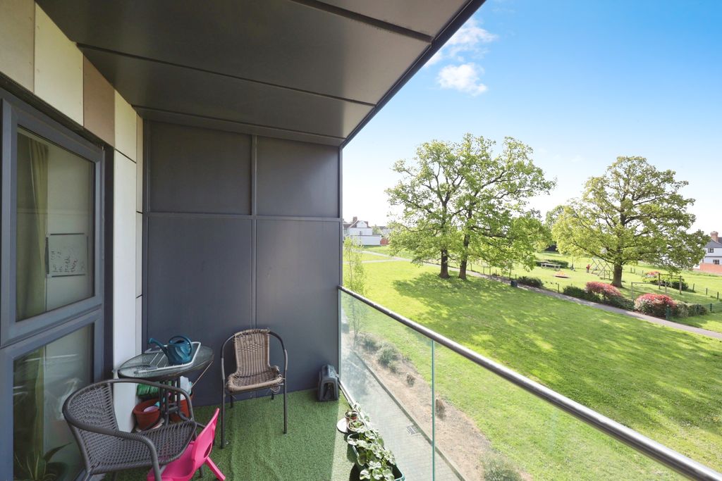 Additional image 6 of 2 bed flat for saleRidding Lane, Greenford UB6