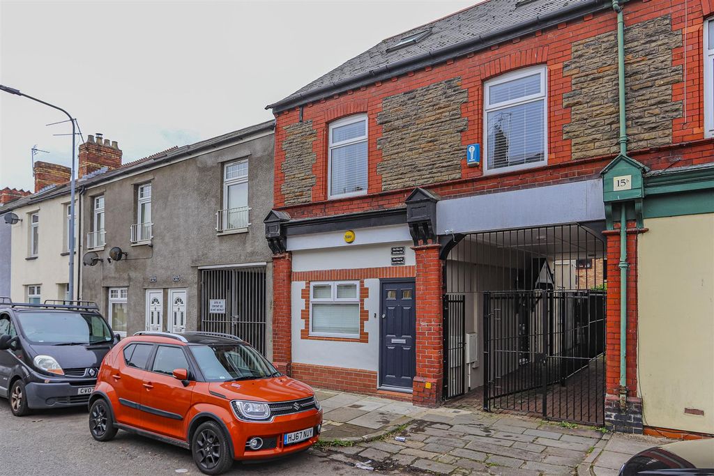 Property photo 1 of 12 Clive Road 15 Fff-13.Jpg