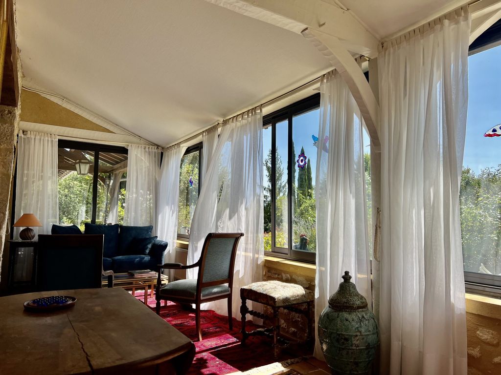 Property photo 2 of 26