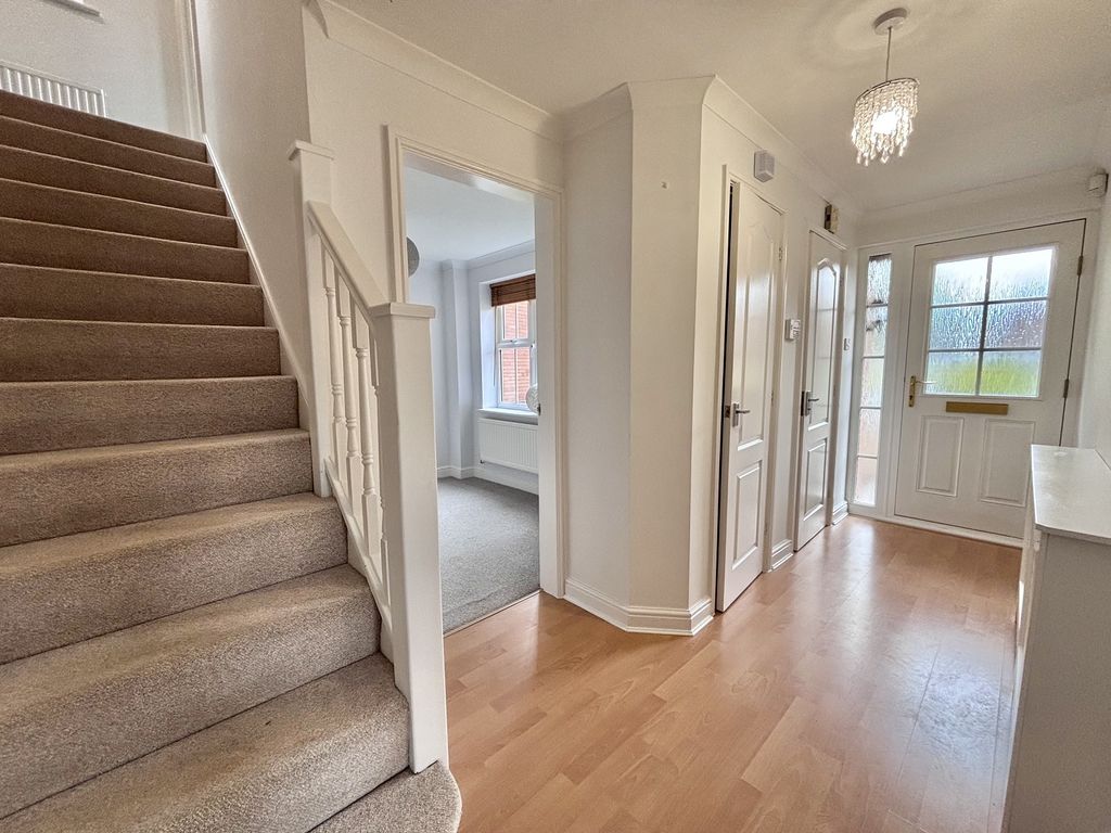 Property photo 2 of 17 Entrance Hall