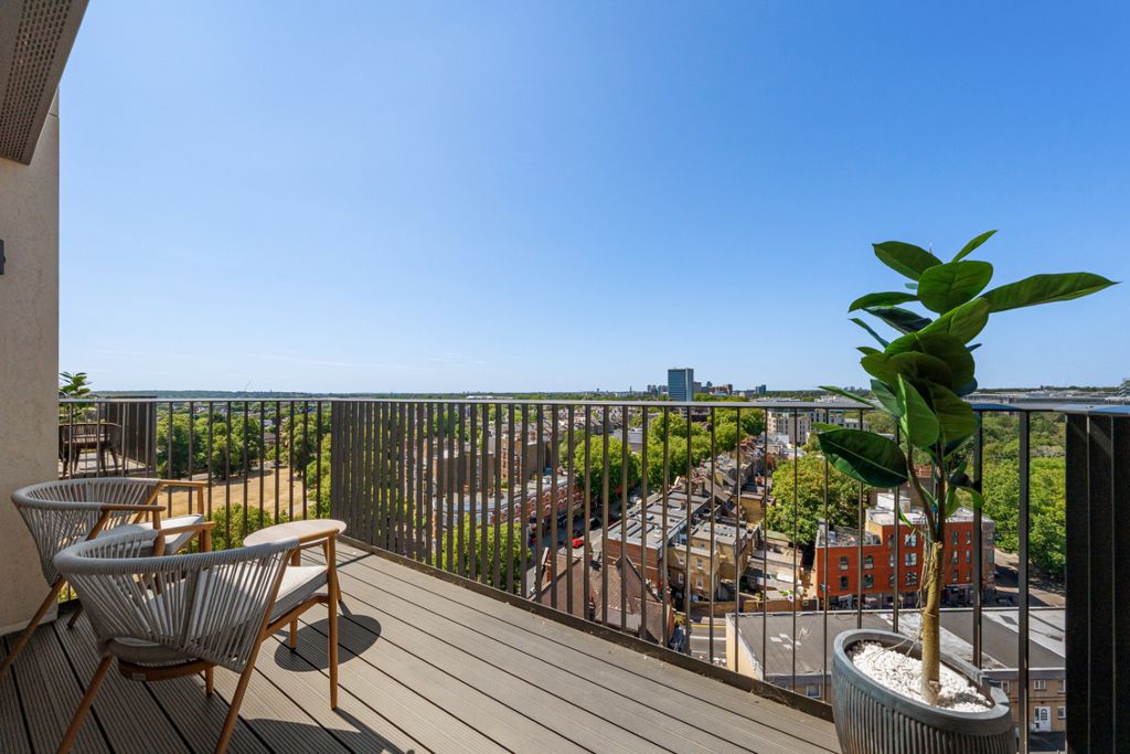 Property photo 2 of 13 Chiswick Green-35.Jpg