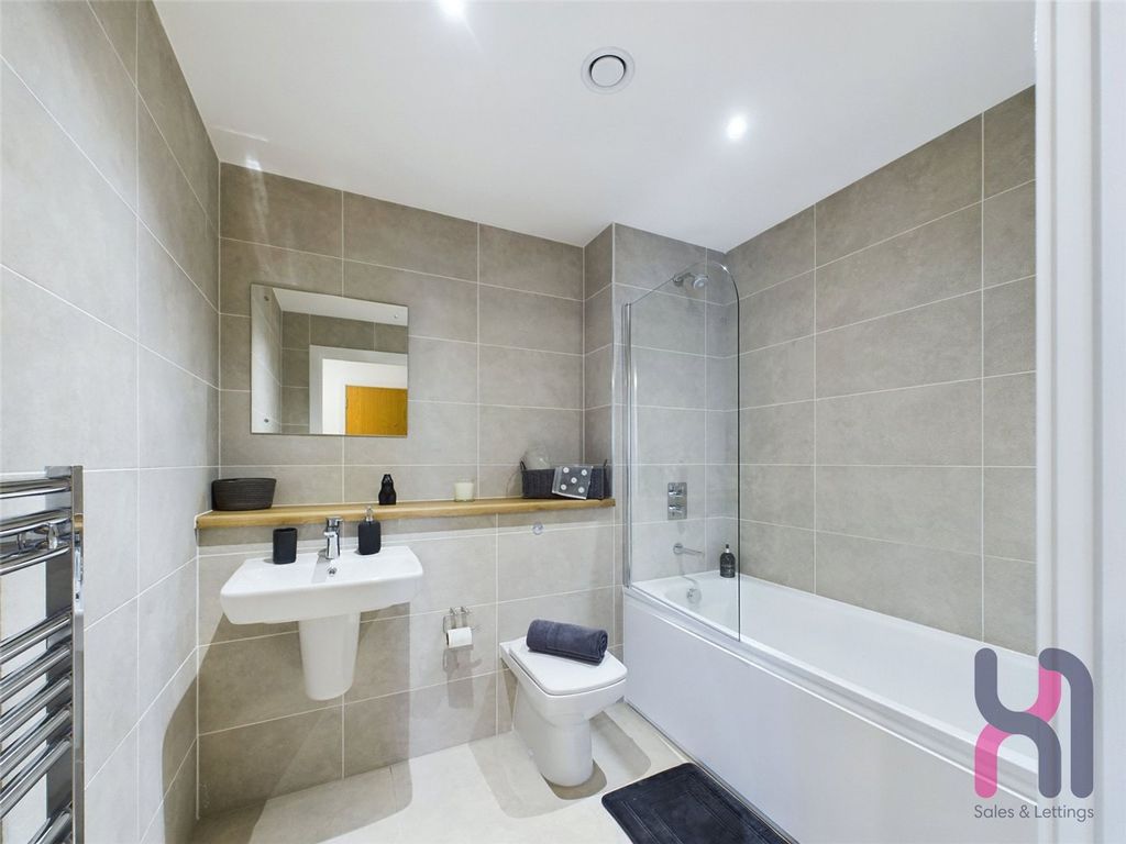 Property photo 3 of 9