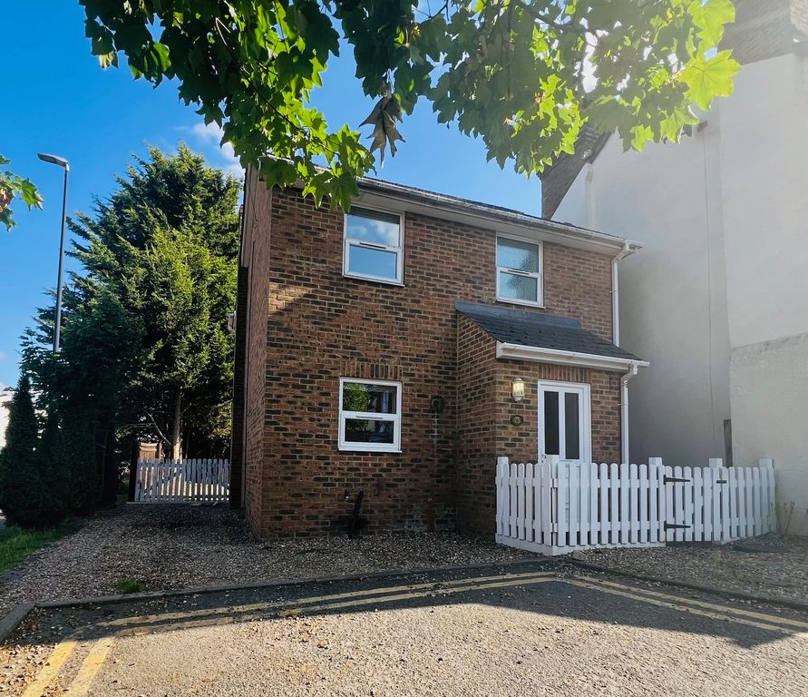 Property photo 1 of 12