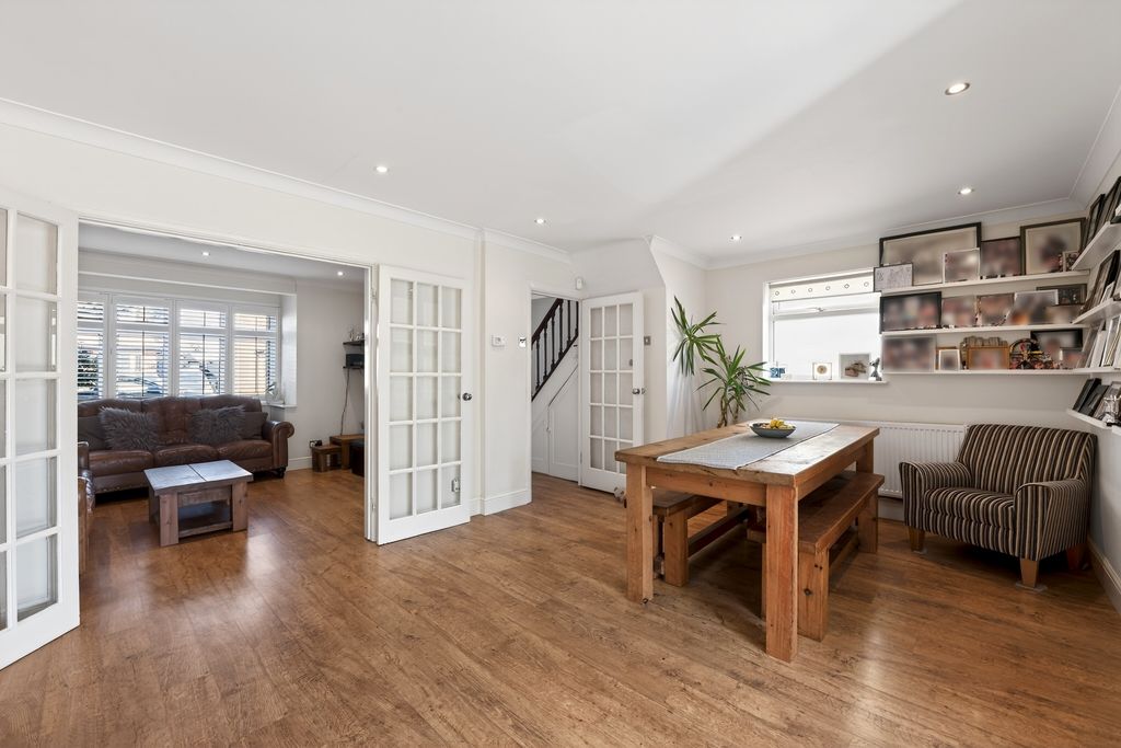 Property photo 2 of 23