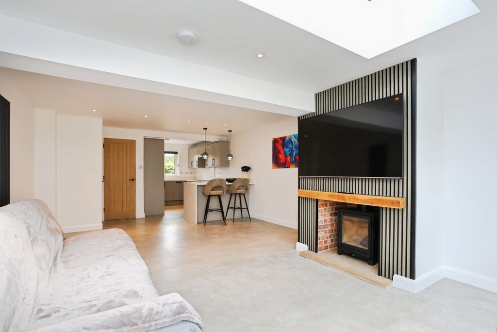 Property photo 3 of 15 Pbox-Img.Jpg