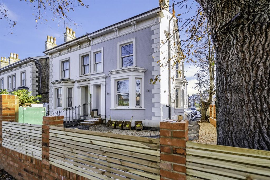 Property photo 1 of 11 Flat 5 - (2).Jpg