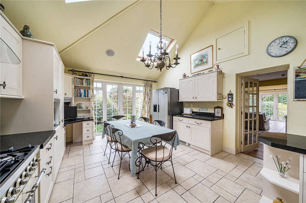 Property photo 2 of 22 Picture No. 12